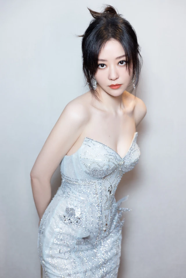 6a5557e8ly1hy6nnqufm1j247s6bk7wo.webp