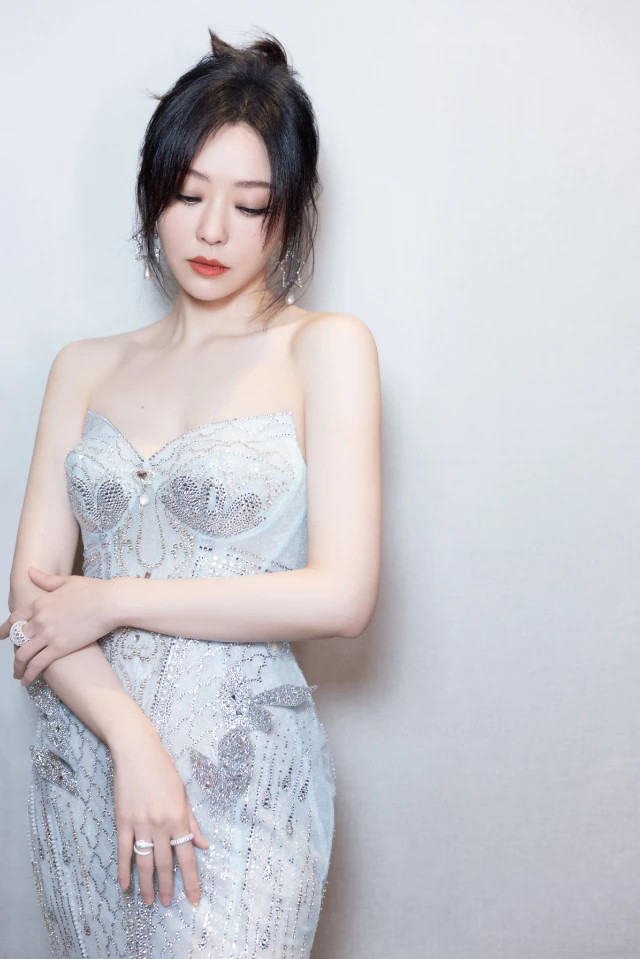 6a5557e8ly1hy6no422o6j247s6bkkjs.webp